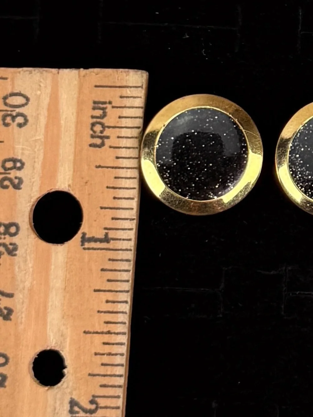 N/A vintage round